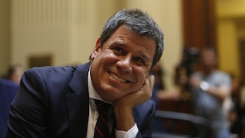 Facundo Manes, visiblemente emocionado ante