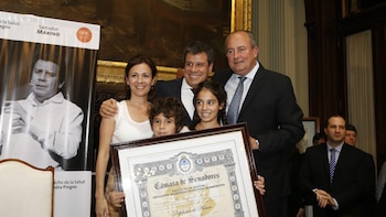 Facundo Manes, junto a su