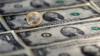 El dólar subió frente al