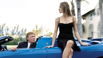 Donald Trump a bordo de un Lamborghini Diablo Roadster VT 1997, especialmente personalizado
