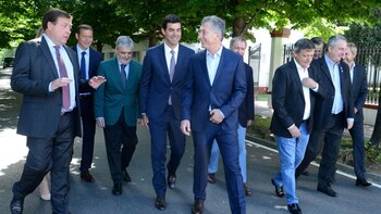 Mauricio Macri junto a los