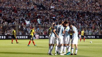 Por cánticos discriminatorios, la AFA