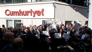 Protesta de periodistas del diario