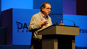 Alva se quedó en cada