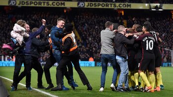 Mientras que algunos recibieron empujones,