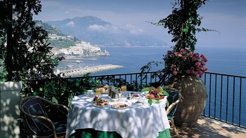 Su estructura parece estar tallada