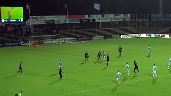 El árbitro cobró tiro libre