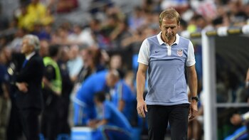 La última semana Estados Unidos cayó ante México como local y fue goleado por Costa Rica (AFP)