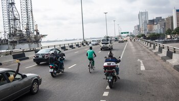 Pedaleó desde las afueras de