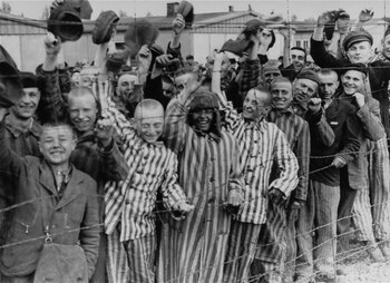 Prisioneros de Dachau, el día