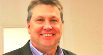 James Oakley es juez administrativo