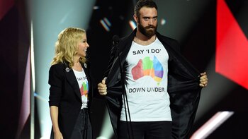 Kylie MInogue y su pareja