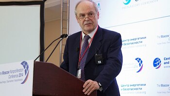 Peter Jenkins es miembro de