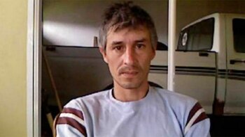 Adalberto Cuello asesinó al pequeño Tomás Santillán (9) para vengarse de Susana, madre del niño y la mujer con la que había estado en pareja hasta que ella rompió la relación. Juntos tuvieron un hijo que usó de coartada para negar el crimen.