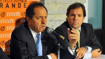 Alberto Perez y Daniel Scioli (Télam)