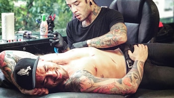 El doloroso y ¿romántico? tatuaje