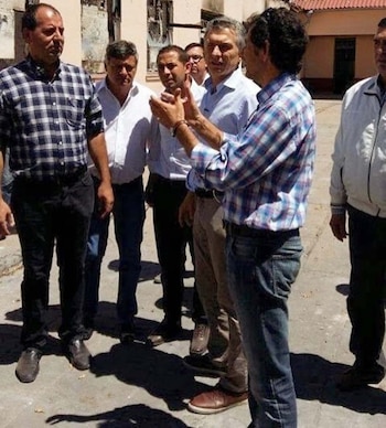 El presidente Mauricio Macri recorriendo