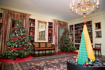 Decoraciones en la biblioteca de la Casa Blanca