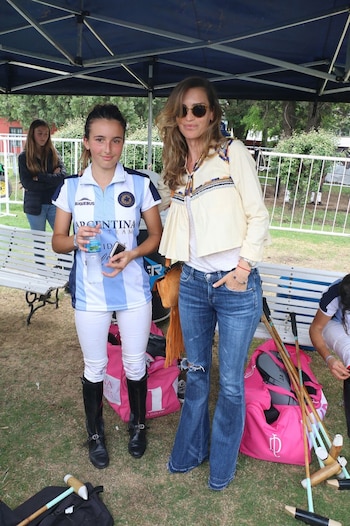 Mía estuvo acompañada desde el