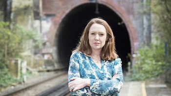 Paula Hawkins, autora del bestseller