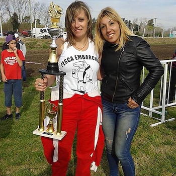 La piloto corre en un