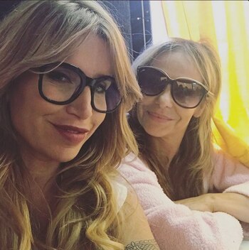 Flor Peña con Gabriela Toscano