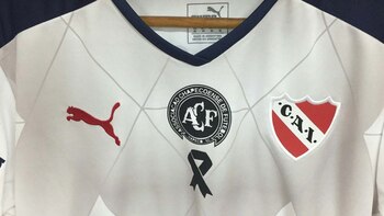 El frente de la camiseta