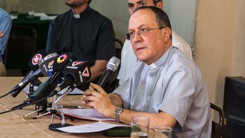 El arzobispo de Mendoza, Carlos