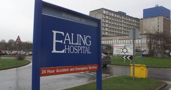 Al Hospital Ealing de Londres