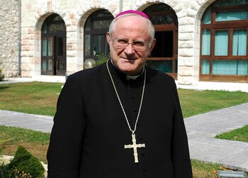 El actual obispo de Verona,