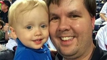 Justin Ross Harris posa con