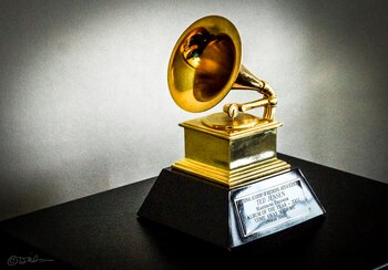 Esa jornada se culminará con la entrega del premio a la Persona del Año, reconocimiento que recaerá en el cantautor español Alejandro Sanz (Wikiwand)