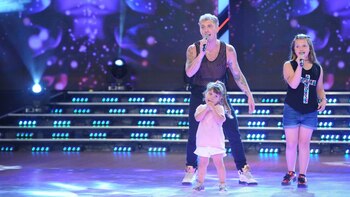 “El Polaco” cantó con sus