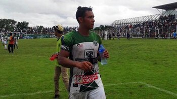 Burton jugaba de defensor en