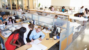 Pasar mcuhas horas al día