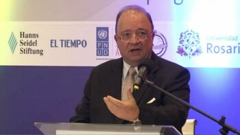 El ministro de Defensa de