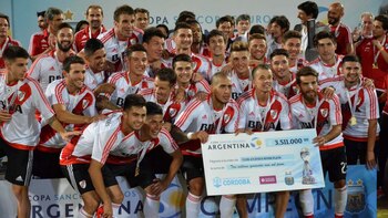Los jugadores de River, junto