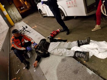 Un hombre con sobredosis rescatado