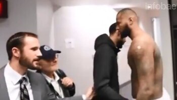 Lo amenazó y le exigió