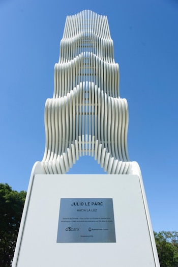 Esculura del artista Julio Le