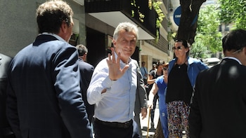 El presidente Mauricio Macri saliendo