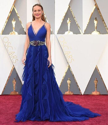 Brie Larsson con un inusual