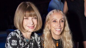 Dos emblemas de Vogue. La