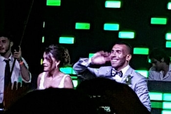 Carlitos y Vanesa, divertidos en