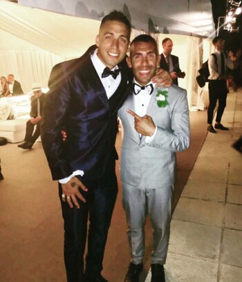 Tevez y su compañero de