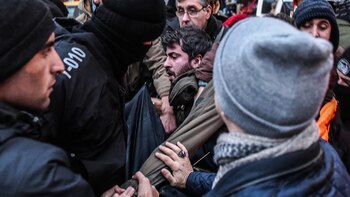 Las autoridades turcas ejercen una