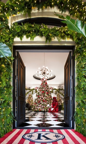 Su gigante árbol de Navidad