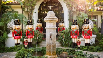 Cascanueces en tamaño real, algunas