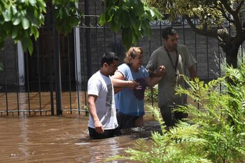 Las intensas lluvias provocaron desbordes en los arroyos y ríos que atraviesan esa zona del norte de la provincia de Buenos Aires
