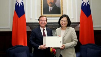 Ed Royce con la presidente